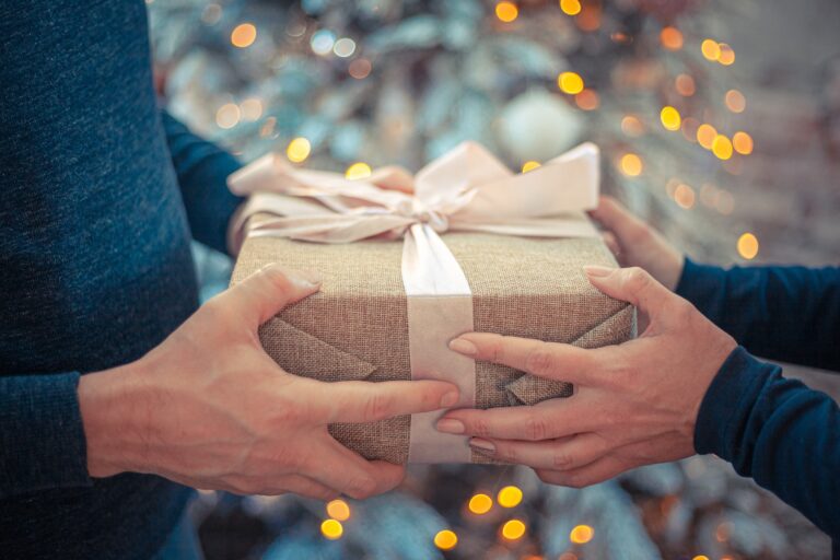 Jak vyřešit nedostatek peněz na vánoční dárky?